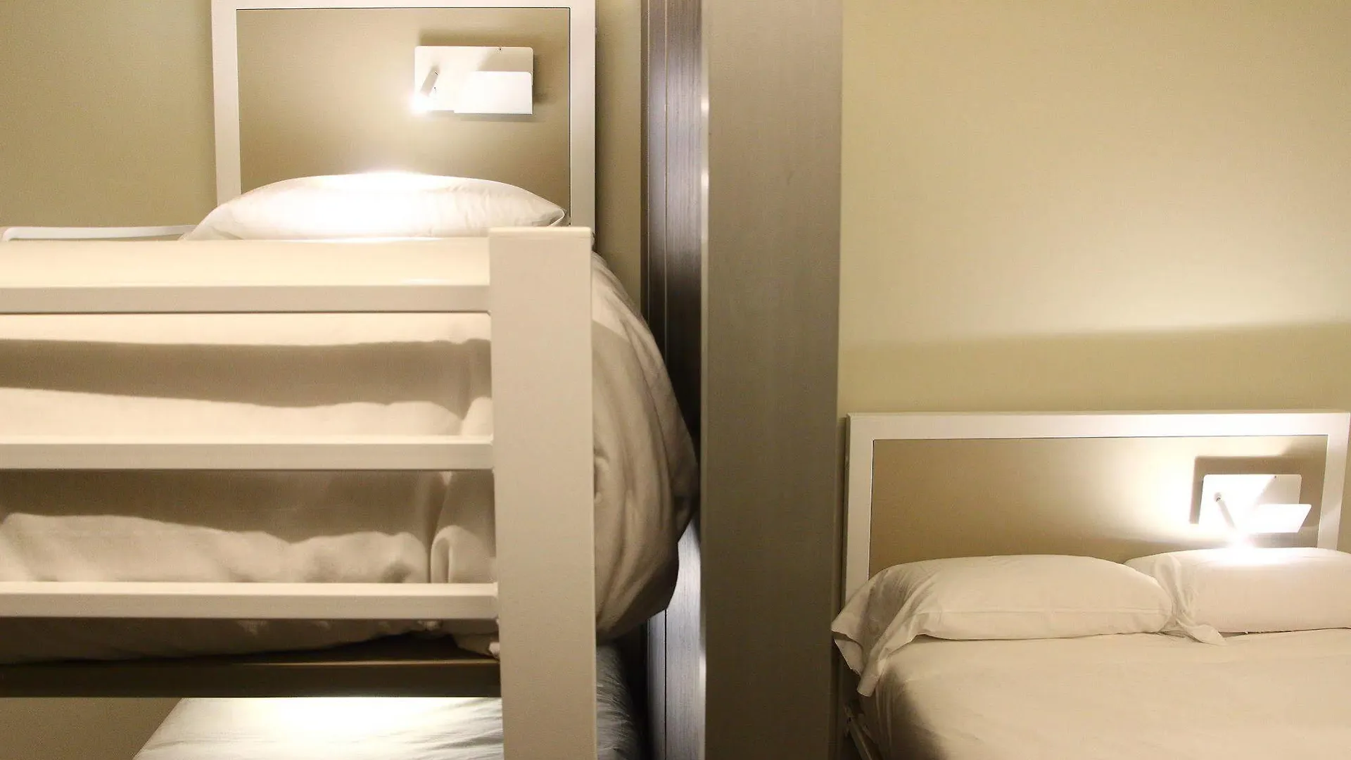 Poshtel Bilbao - Premium Hostel